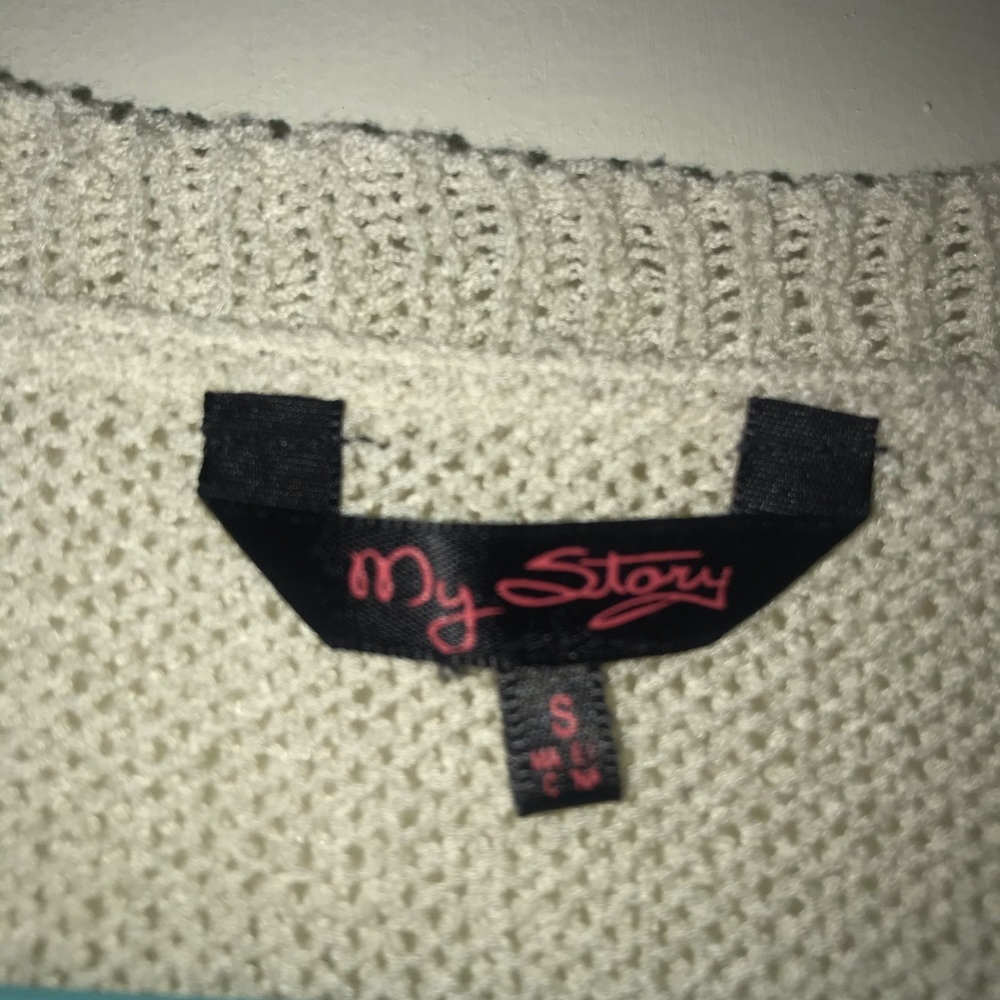 Sweater - Picture 5 of 6